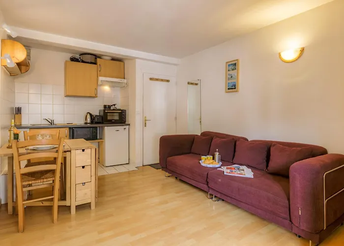 Le Bellevue 05 - Happy *