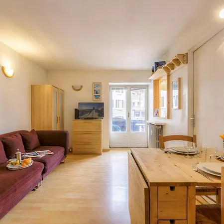 Appartement Le Bellevue 05 Walk To Ski Lifts Argentiere Retreat | Balcony & Pool - Happy Rentals *