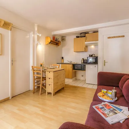 Le Bellevue 05 Walk To Ski Lifts Argentiere Retreat | Balcony & Pool - Happy Rentals Appartement Chamonix