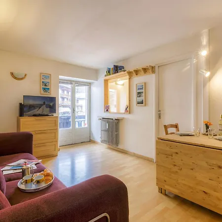 Le Bellevue 05 Walk To Ski Lifts Argentiere Retreat | Balcony & Pool - Happy Rentals * Chamonix