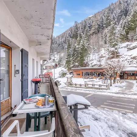 Le Bellevue 05 Walk To Lifts Argentière Retreat | Balcony&pool - Happy Chamonix
