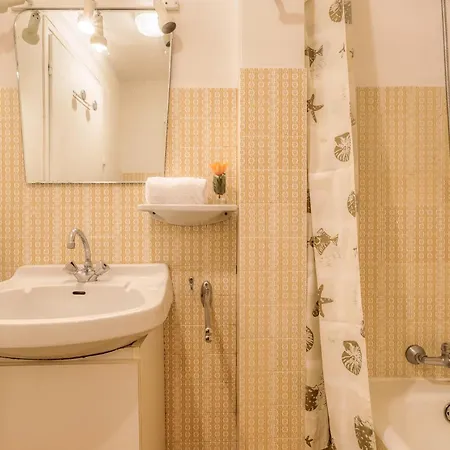 Le Bellevue 05 - Happy